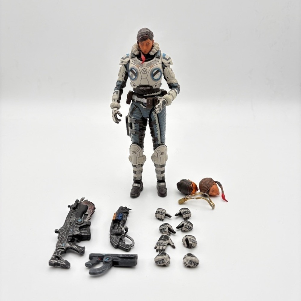 Storm Collectibles Gears of War Kait Diaz Winter Armor 7" Figure & Accessories